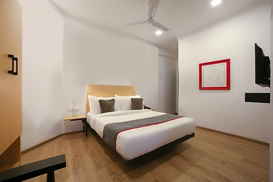 Фото Hotel Highway Residency