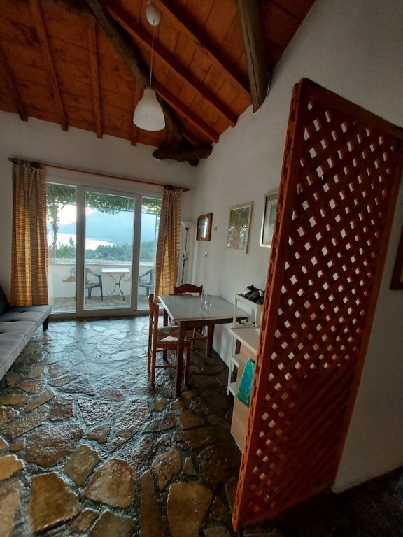 Гостиница Apartment 800m From Koumeika, Samos