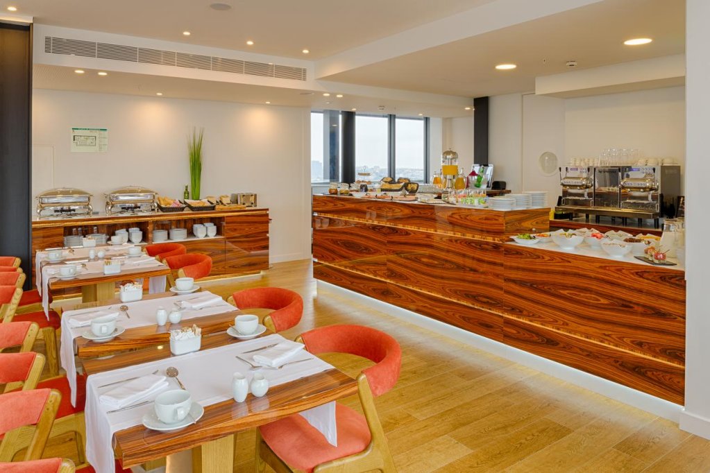 Фото Premium Porto Downtown