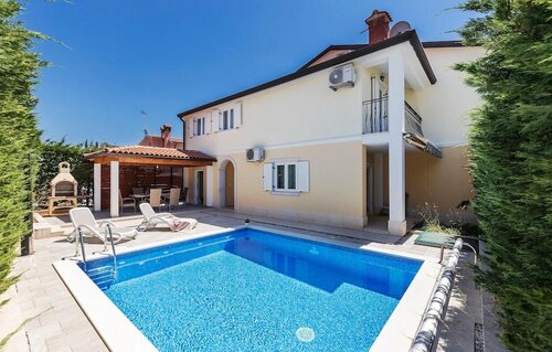 Жильё посуточно Amazing Home in Vabriga With Outdoor Swimming Pool, Wifi and 3 Bedrooms