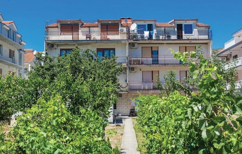 Жильё посуточно Beautiful Home in Trogir With Wifi and 3 Bedrooms