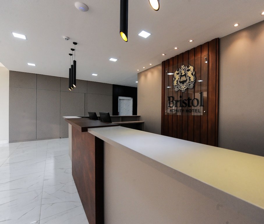 Фото Bristol Infinity Hotel