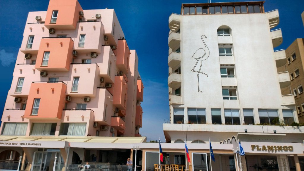Фото Flamingo Beach Hotel