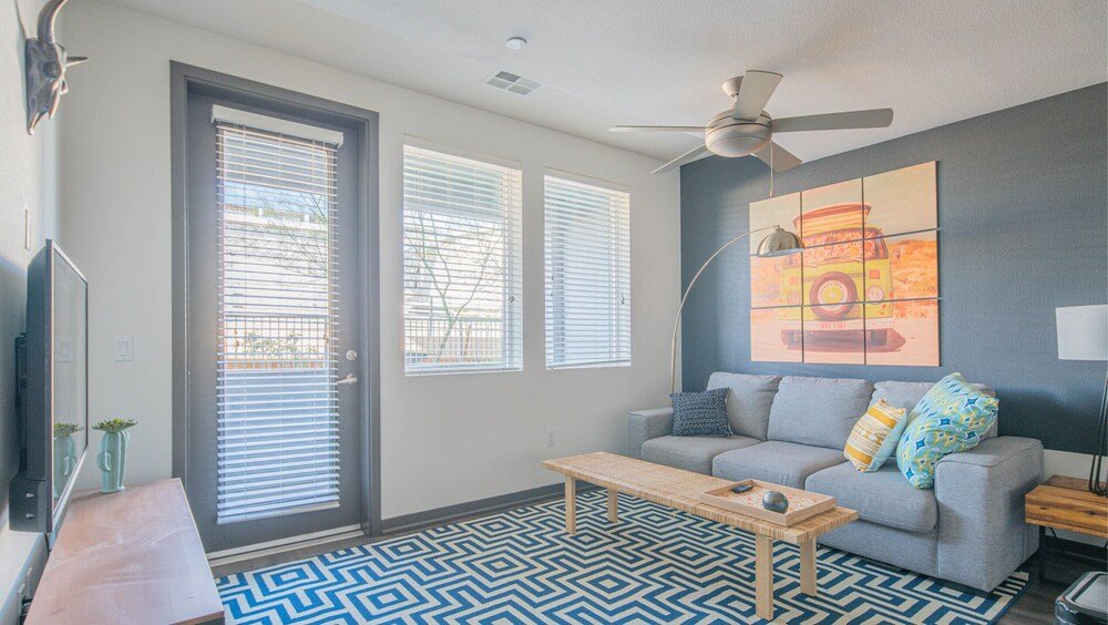 Фото Luxe Tempe Apartments by WanderJaunt