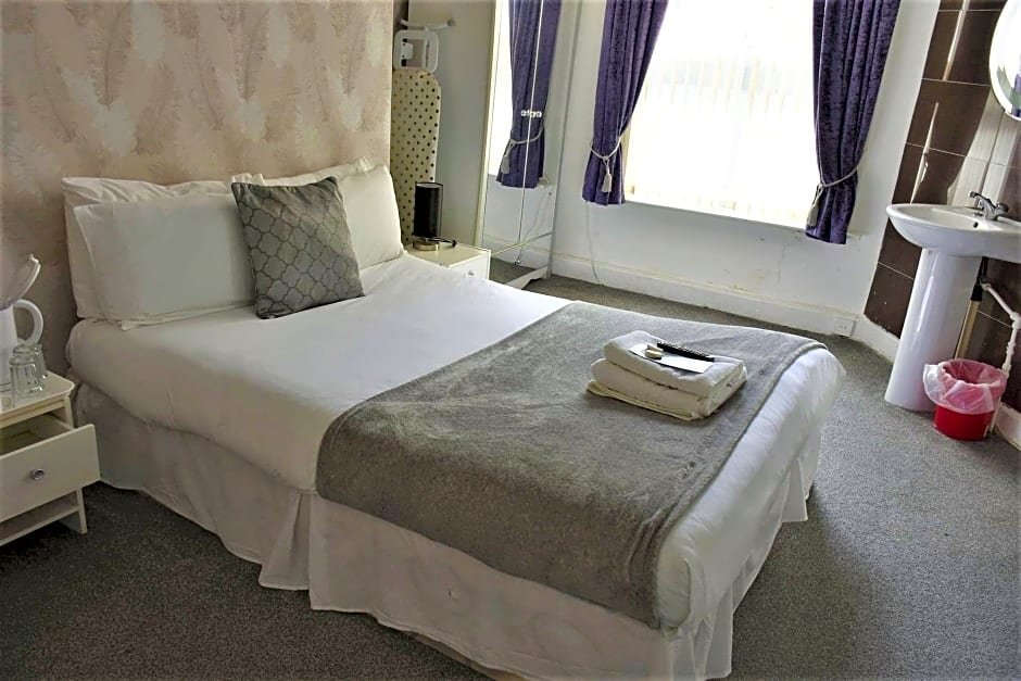 Фото The Mitre Hotel