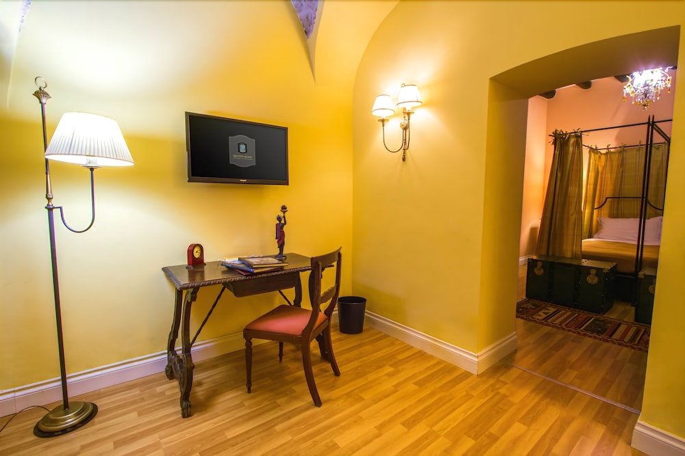 Фото Palazzo Arone dei Baroni di Valentino