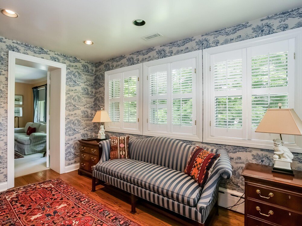 Фото Bishops Hall