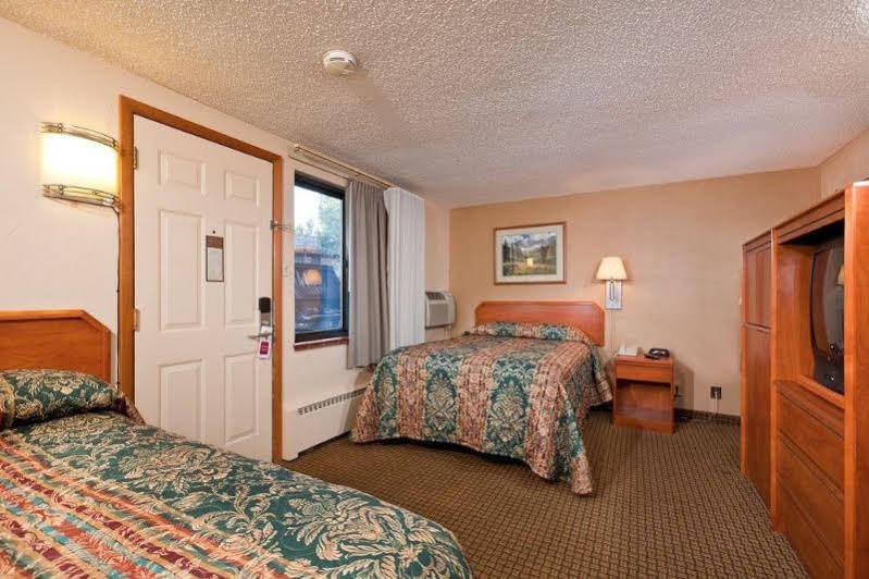 Фото Rabbit Ears Motel