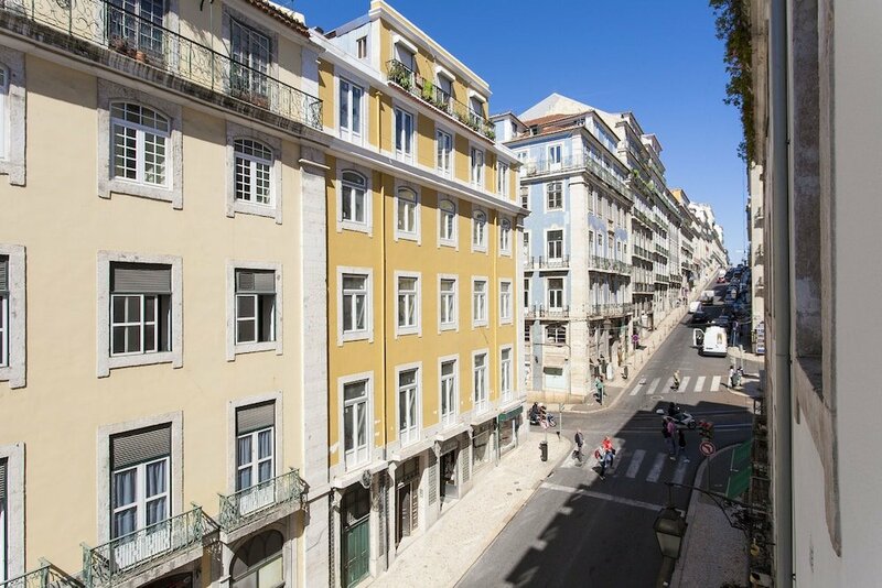 Гостиница Altido Beautiful 2br Apt in Baixa, nearby Praça do Comércio в Лиссабоне