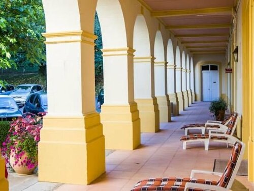 Гостиница Grand Hotel в Мулене