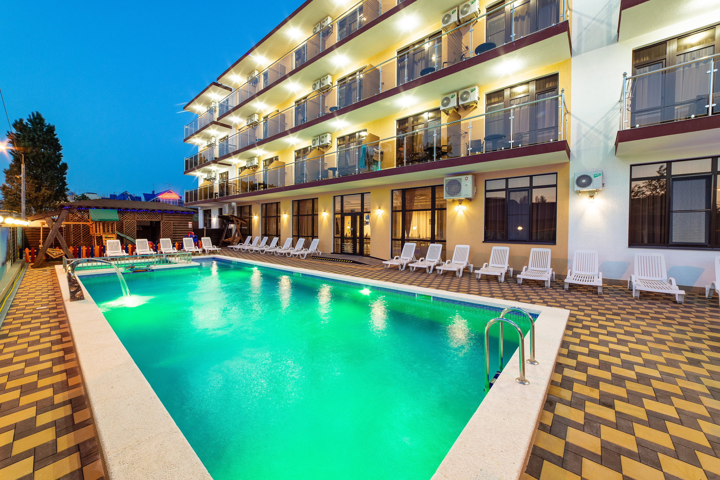 Фото Leonsia Family Hotel