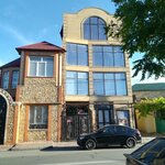 Metalldizain (Batyraya Street, 100) ، حديد مطاوع