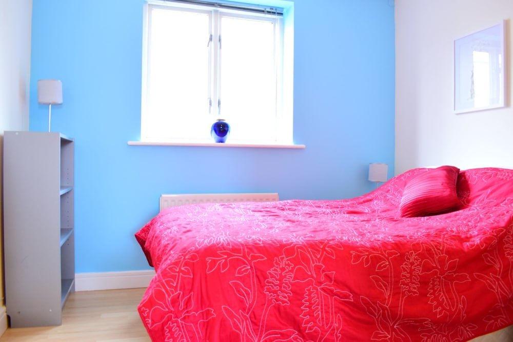 Фото Bright 4 Bed Flat In Stepney Green