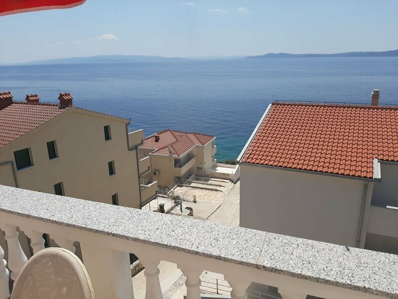 Гостиница Sea-view Holiday Home in Okrug Gornji With Balcony