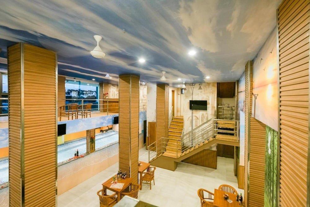 Фото Caroline Hostel