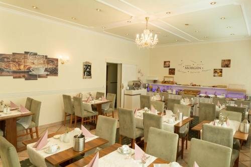 Гостиница Hotel Cosima - Vaterstetten в Фатерштеттене