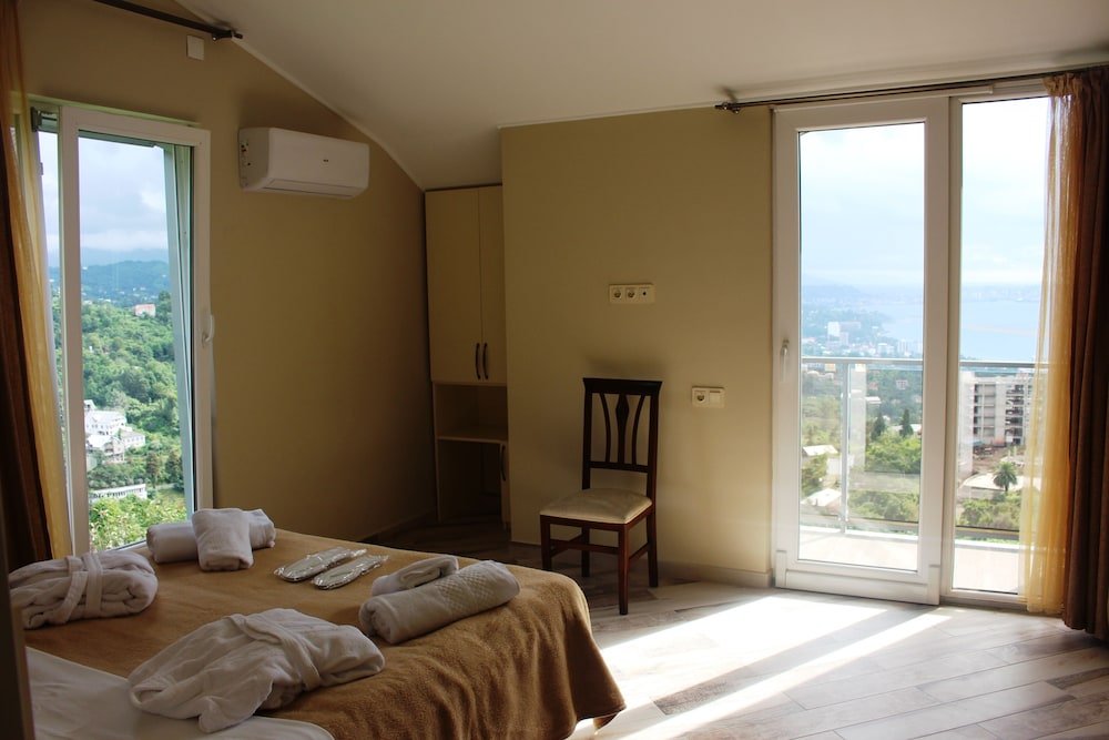 Фото Гостевой дом Holiday House Green Cape Batumi