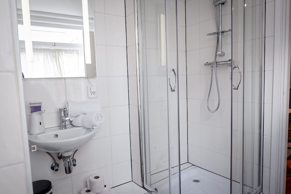 Фото Edson Guesthouse