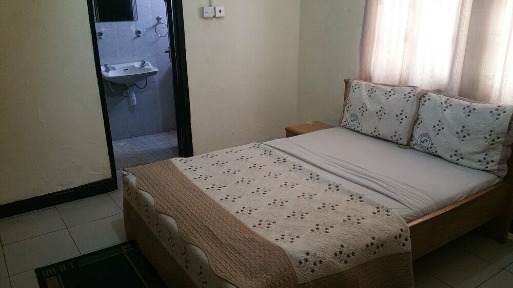 Hotel Room in B&b - Single Room - Ground Floor in Accra, Accra, photo