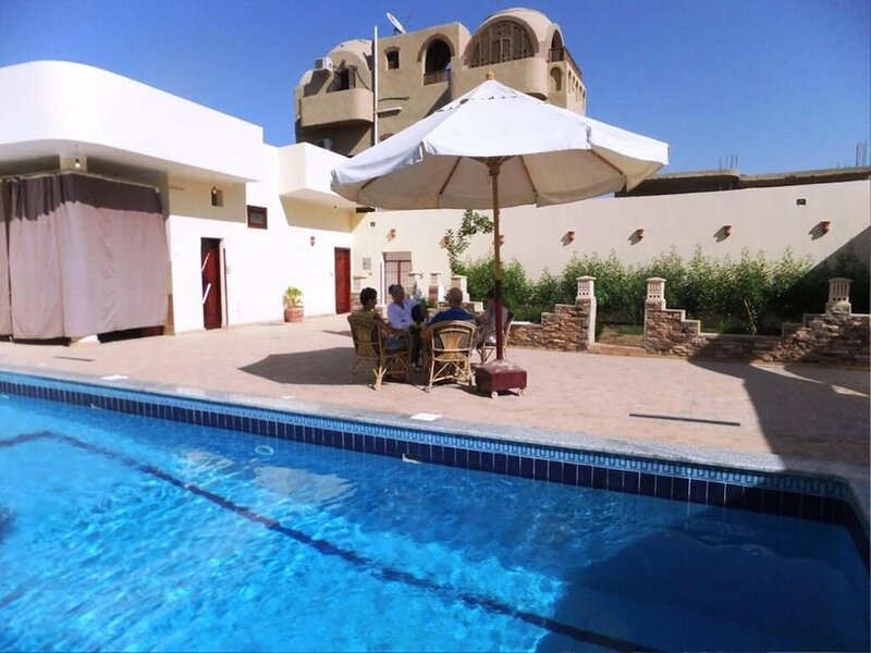 Гостиница Luxor Guest House
