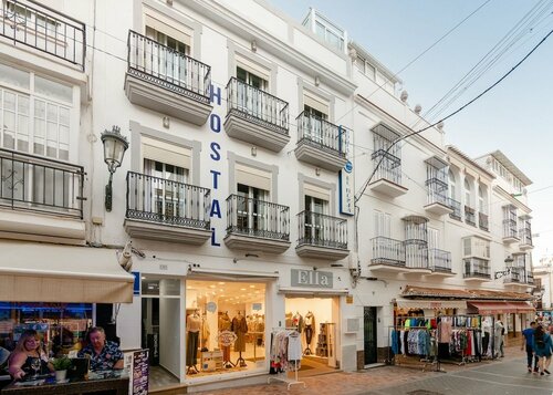 Внешний вид отеля Hostal Luna de Nerja в Нерхе, фото 1