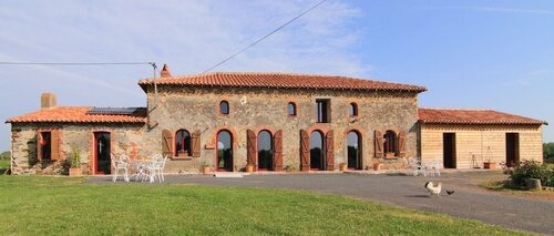 Гостиница Chambres d'hôtes Le Château Rouge