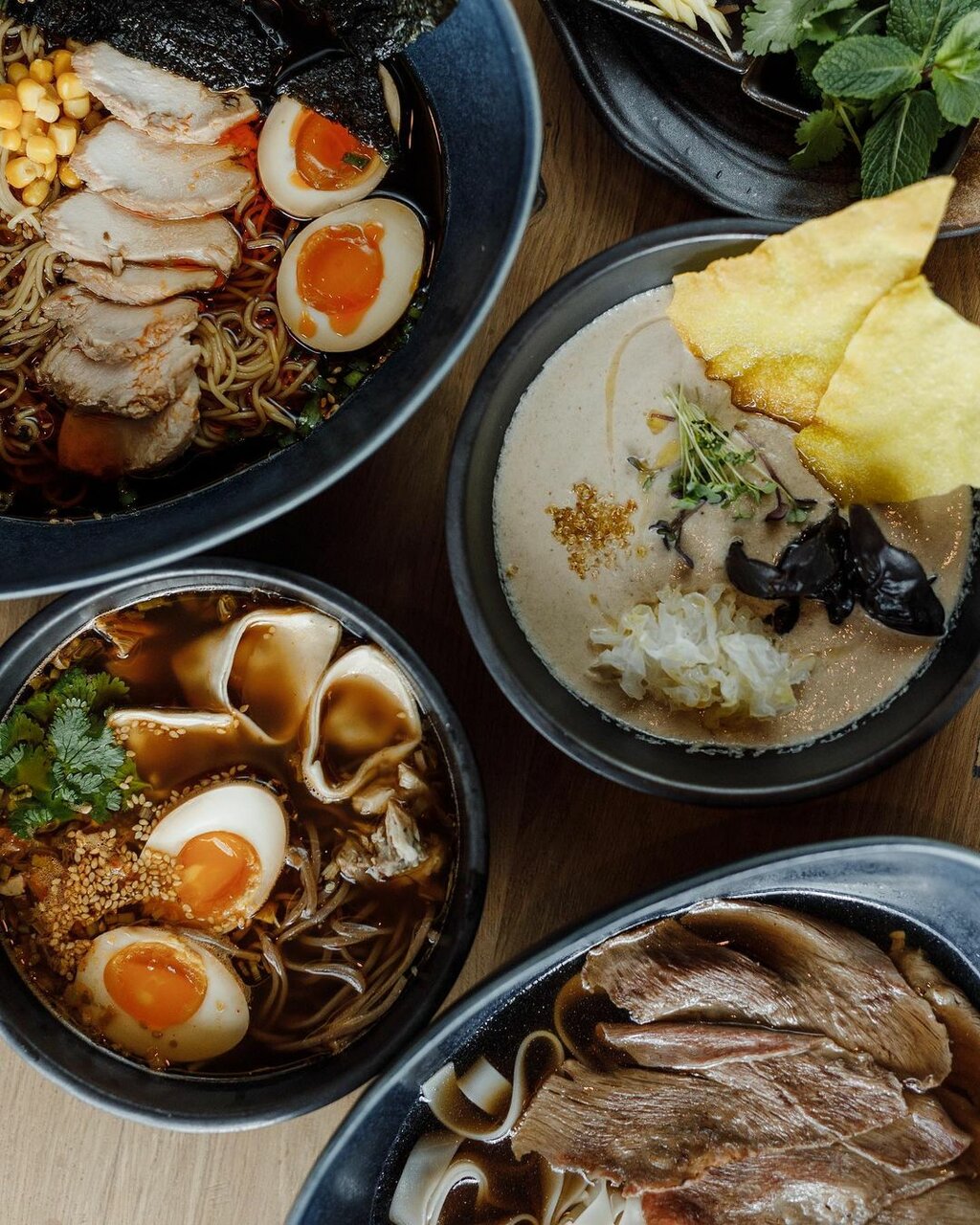 «6 заведений с японской кухней в Геленджике» фото материала