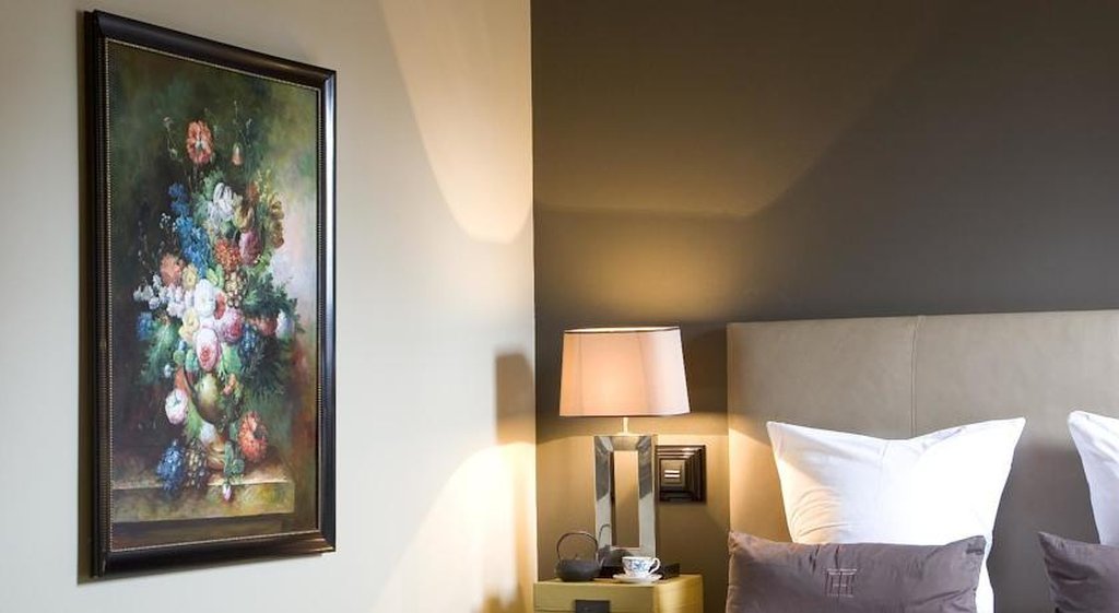 Фото The College Hotel