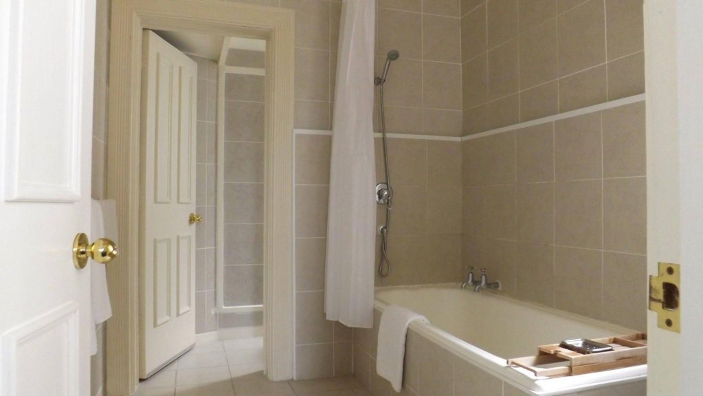 Фото The Esplanade Hotel