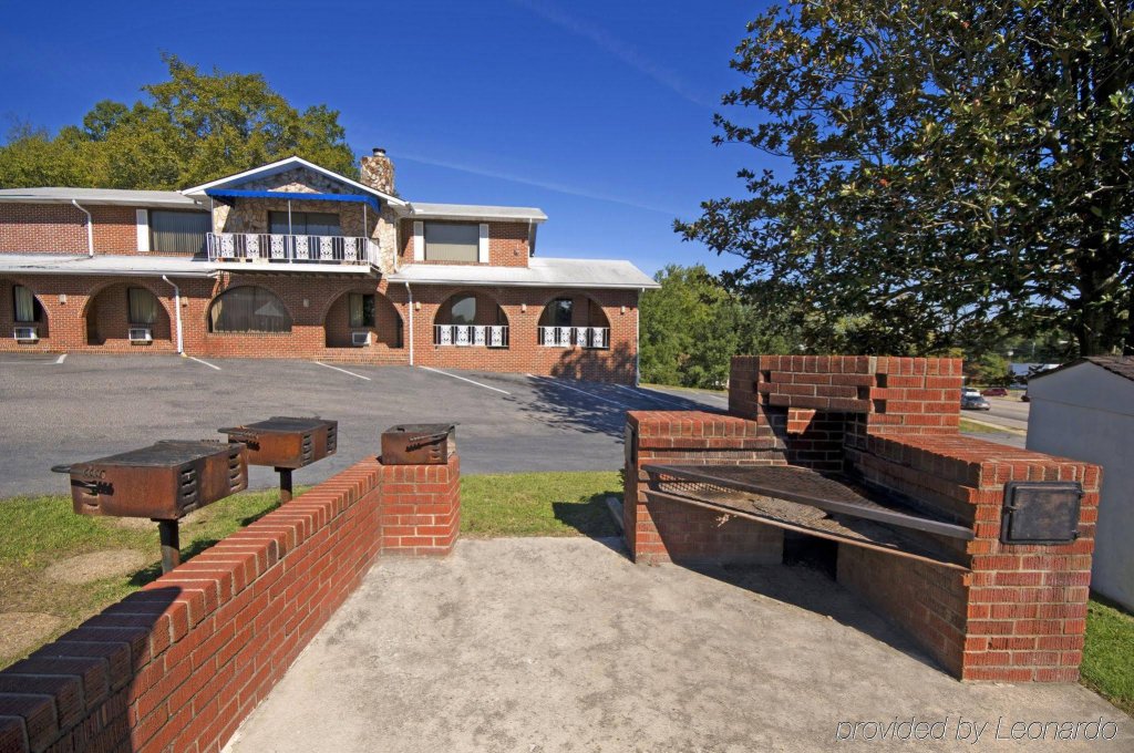 Фото Loyalty Inn Rockingham