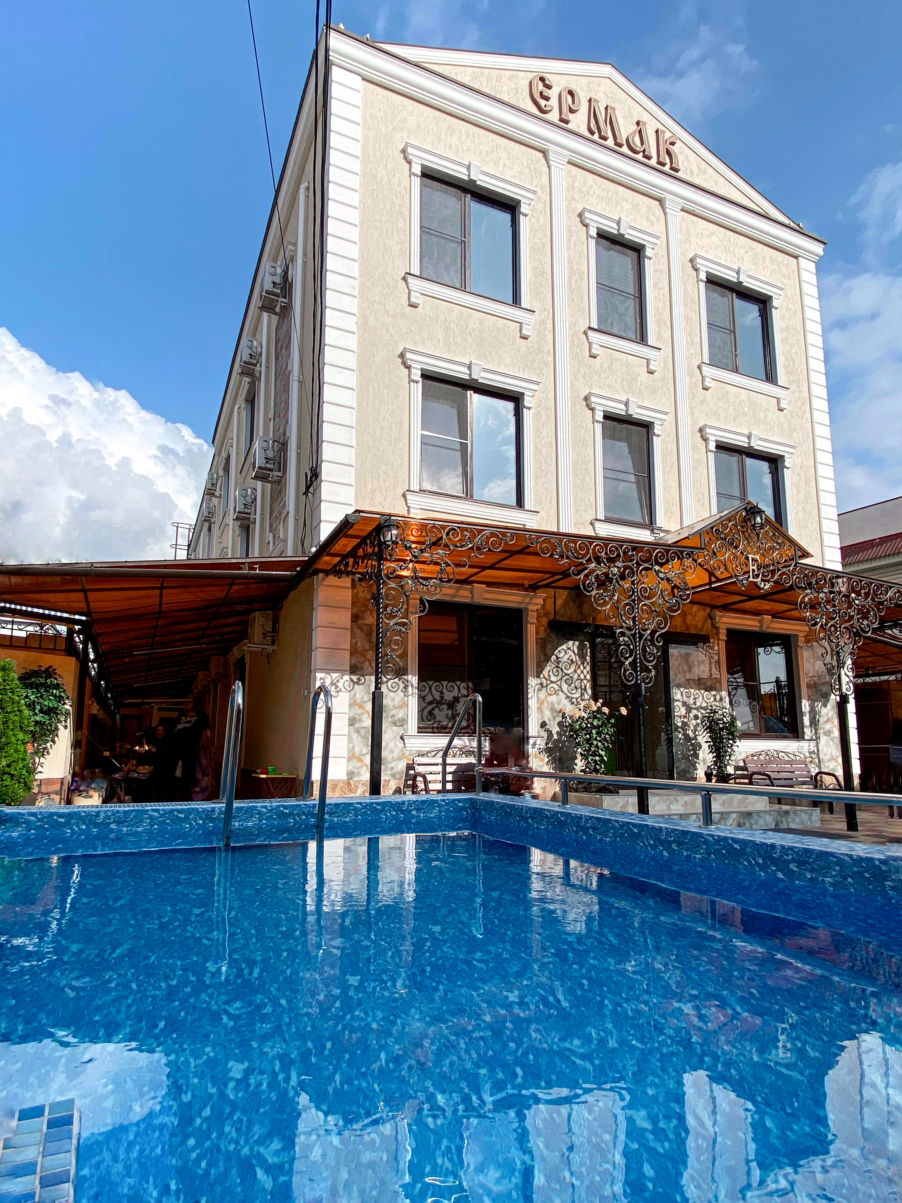 Фото отеля 1