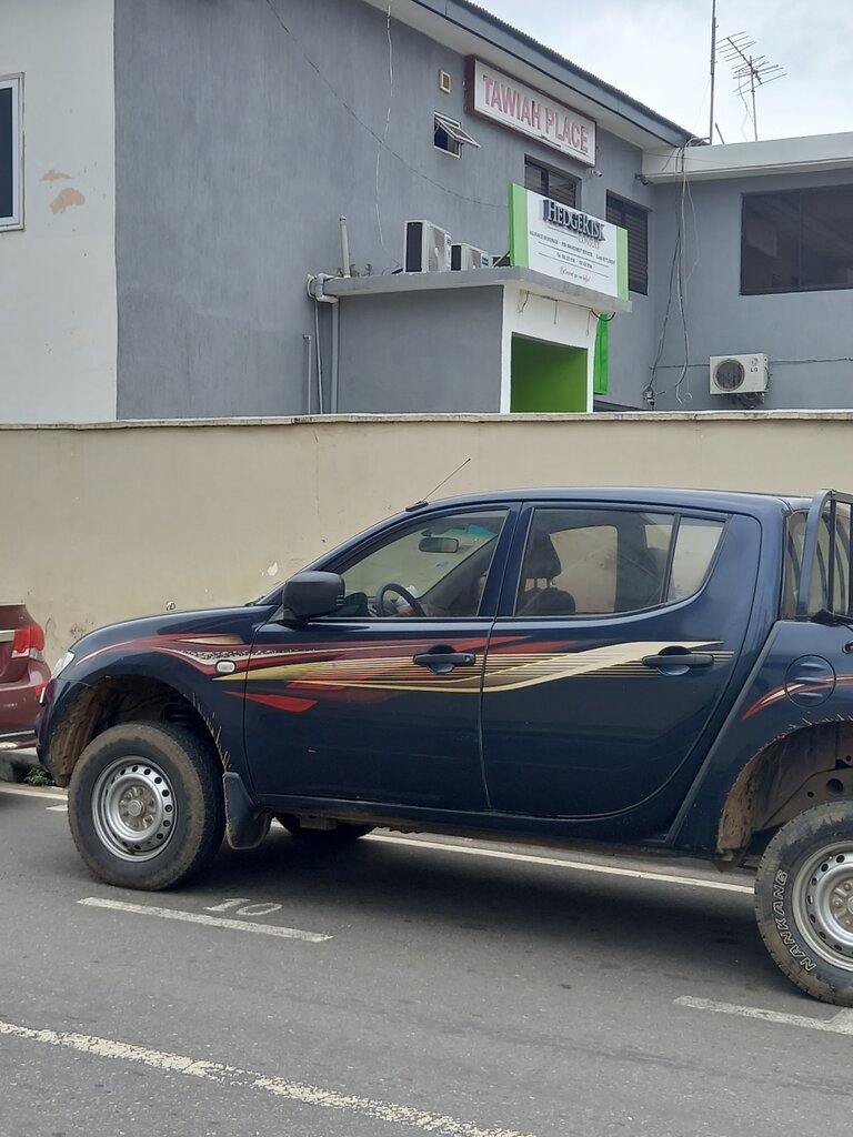 Insurance company Hedge Risck, Accra, photo