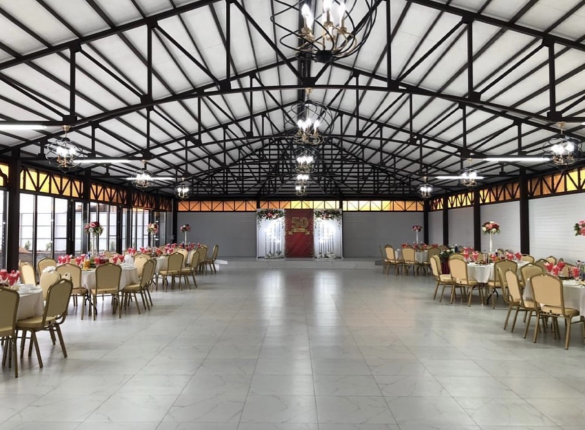 Версаль, + 7 917 670-78-86, Советская ул., 38, Batyrevo, Чувашская Респ., Russia