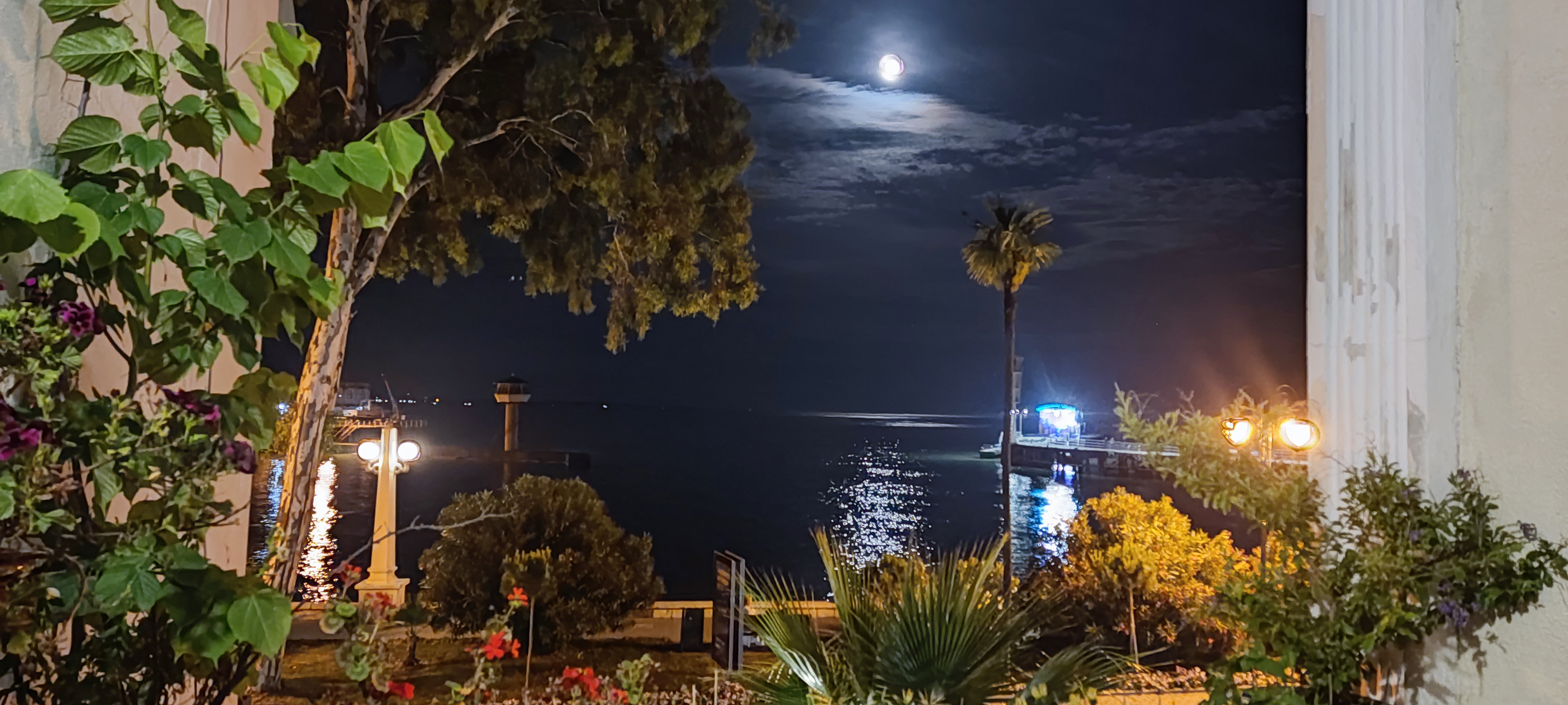 Фото Сухум Сити Мини Хотел