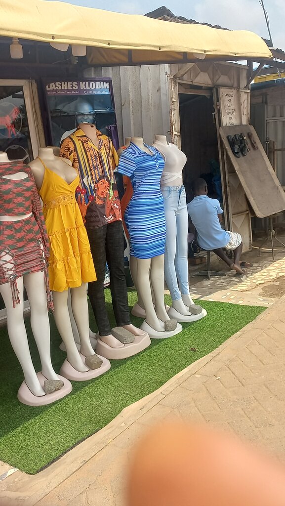 Clothing store Lashes klodin, Accra, photo