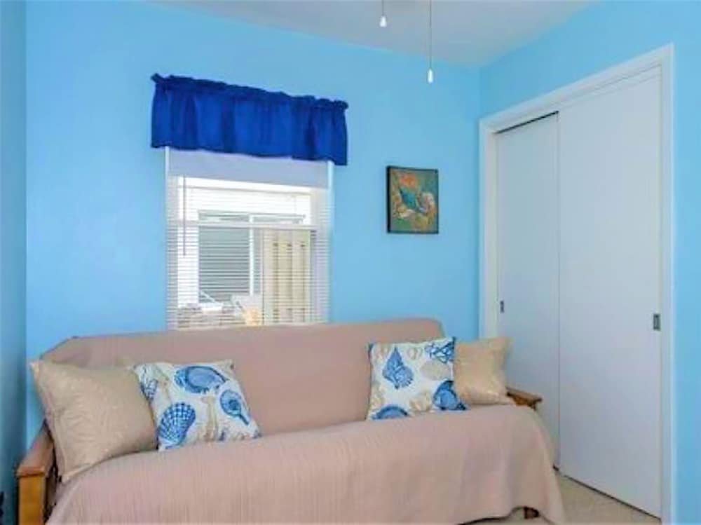 Фото St Pete Beach Vacations by TechTravel