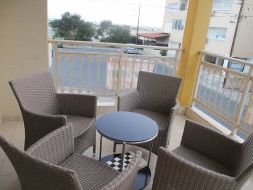 Фото St. Mamas Hotel Apartments