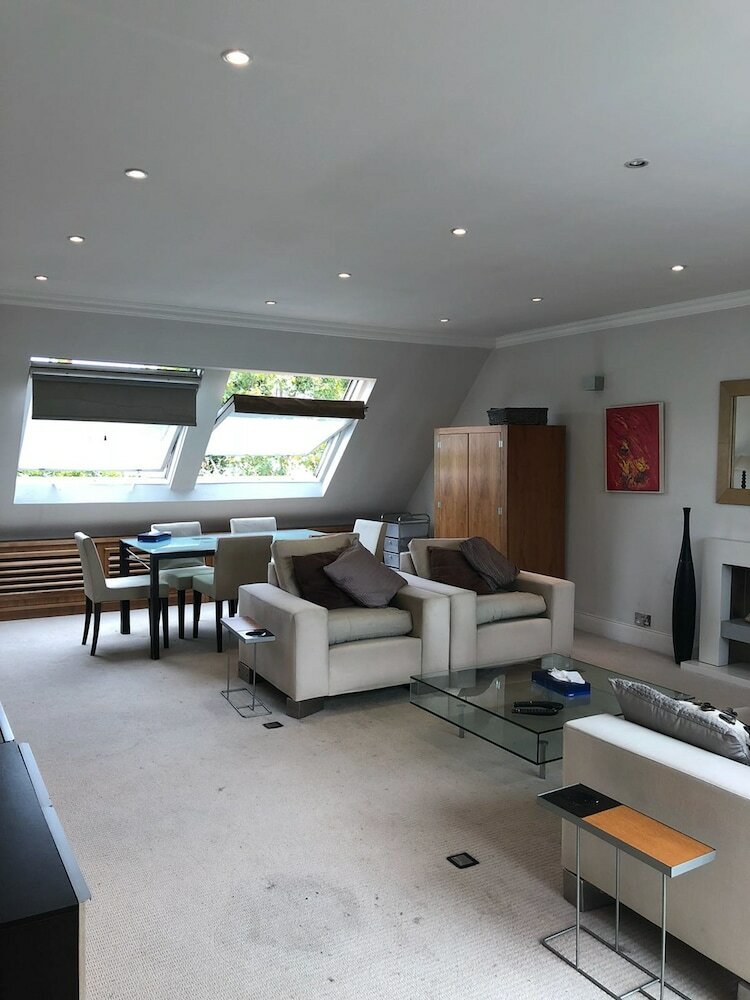 Фото The Beaufort Hotel