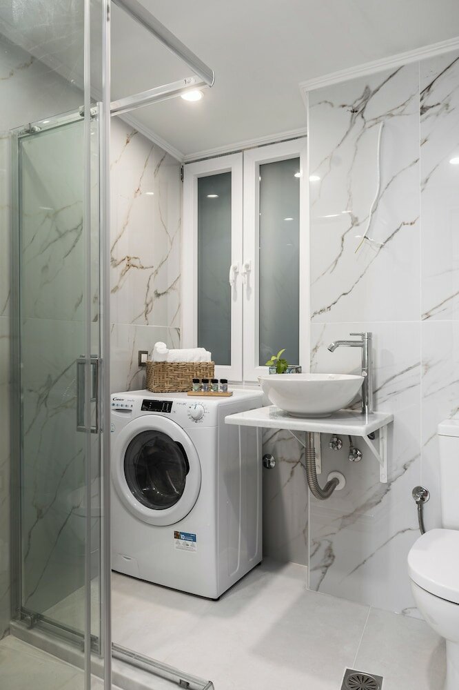 Фото Mouragia Luxury Seaview Suite by Konnect