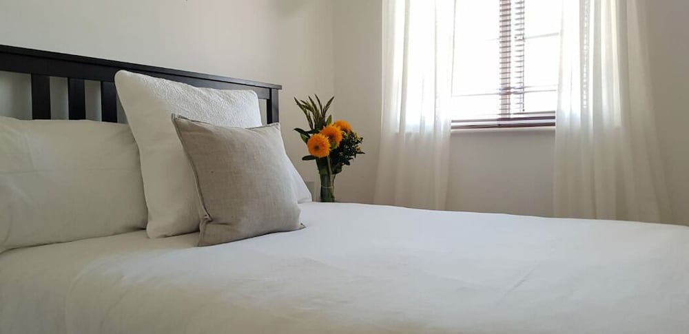 Фото Bright & Modern 2br Apartment Parking