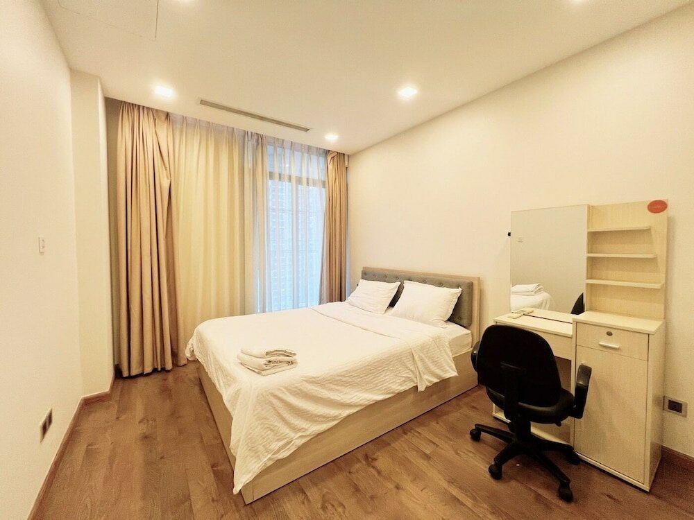 Фото Luxury Landmark - Linh's Apartment