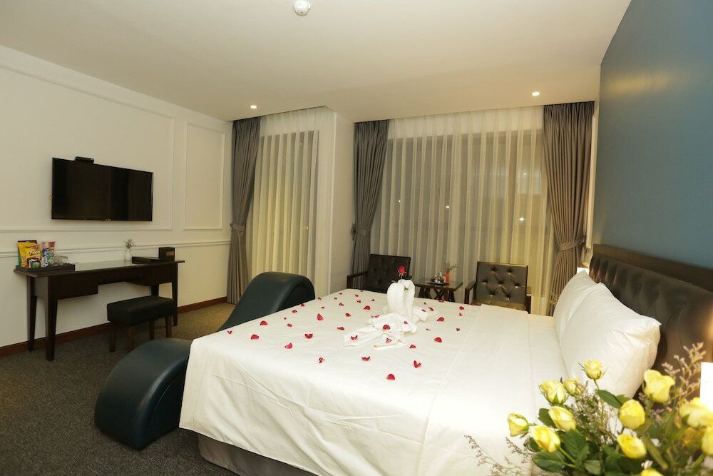 Фото Adeline Hotel