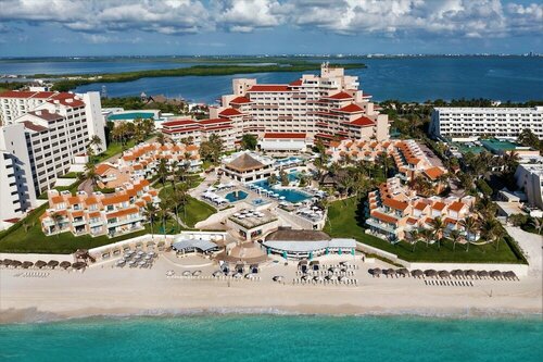Гостиница Family 3 Bedroom Ocean Villa by Wyndham Grand Cancun в Канкуне