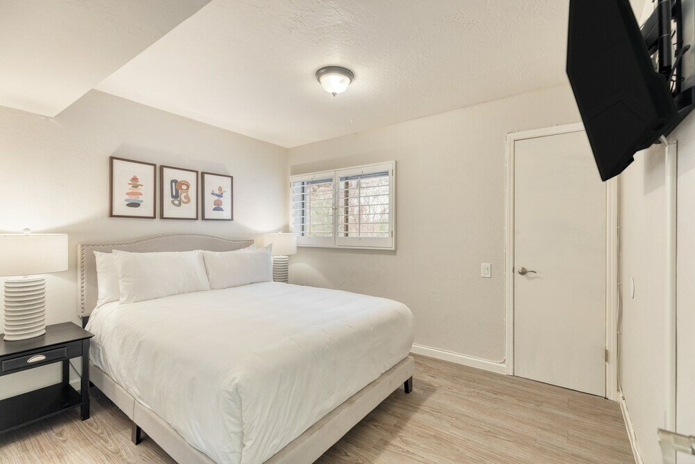 Фото Desert Lagoon by Avantstay Luxury Phoenix Home w Entertainers Backyard