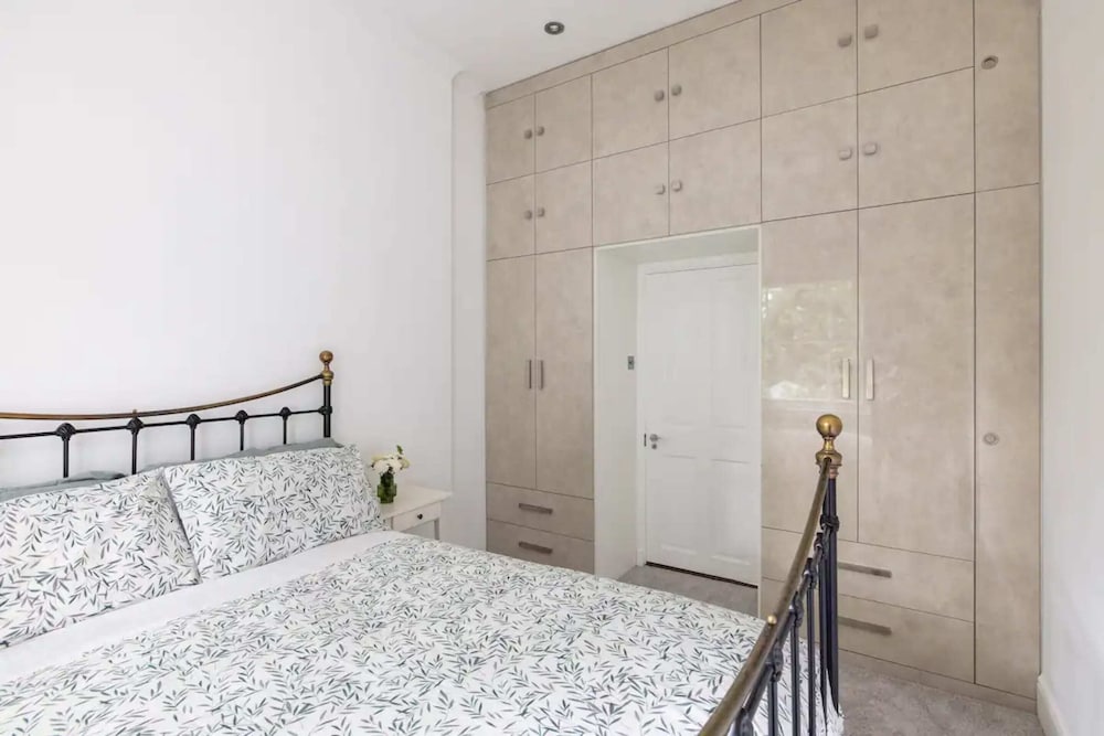 Фото Bright & Beautiful 1bd Flat - Westbourne Park