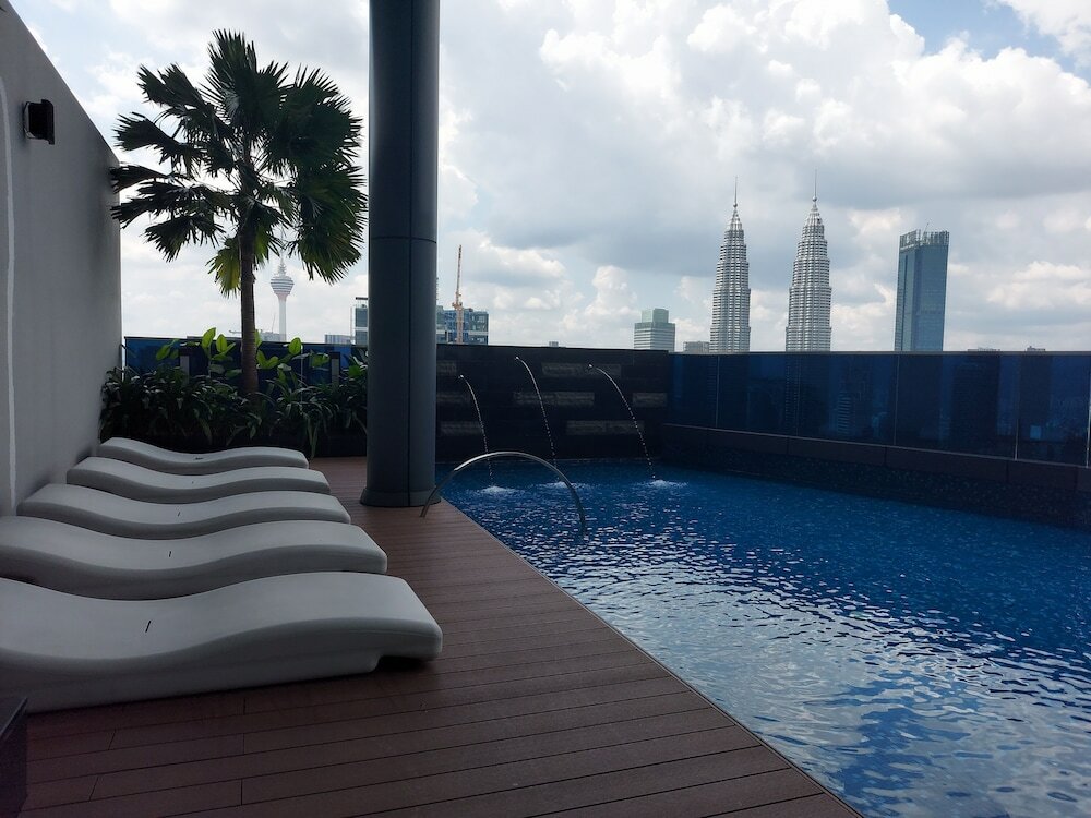 Фото Eaton Klcc Suites by Elite