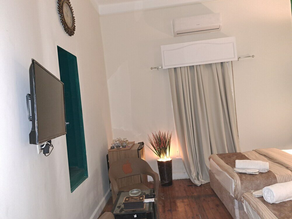 Фото Downtown Family Suites