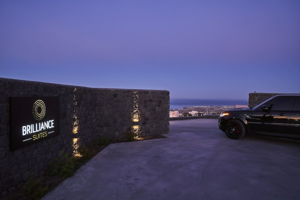 Фото Brilliance Suites - Adults Only