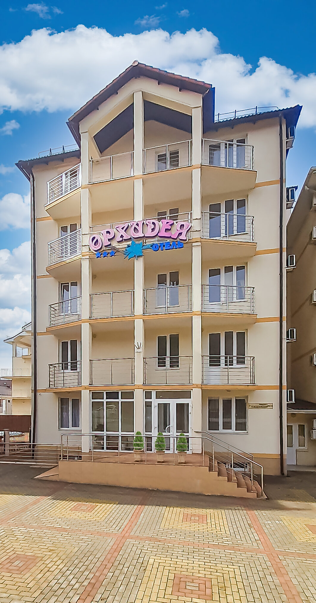 Фото отеля 1