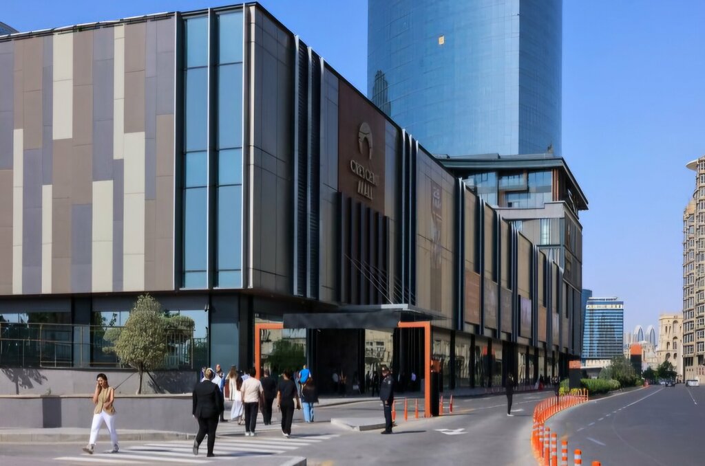 Ticarət mərkəzi Crescent Mall, Bakı, foto